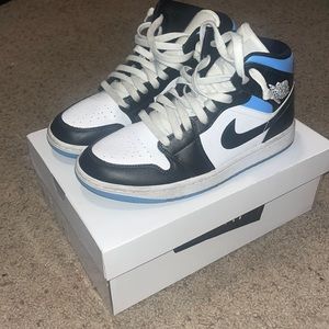 Air Jordan 1 mid size 9